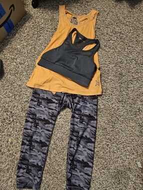 OrangeTheory Racerback Tank with Gray Sports Bra and Gray Camo Leggings - Medium
